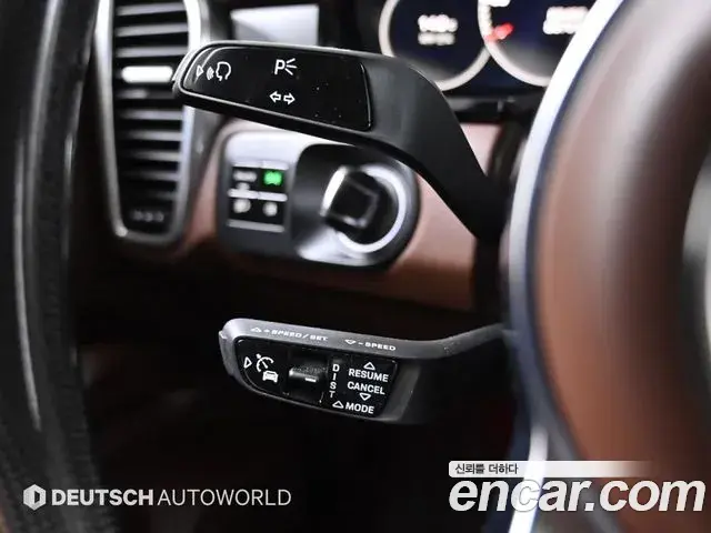 Porsche Cayenne 2019 — ფოტო 9/20