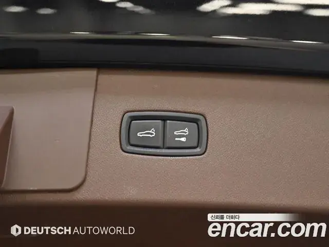 Porsche Cayenne 2019 — ფოტო 11/20