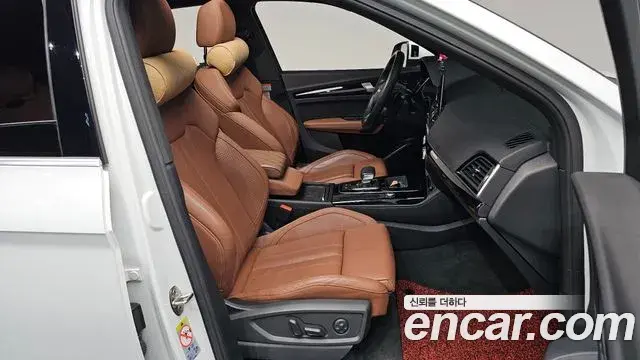 Audi Q5 2021 — ფოტო 10/20