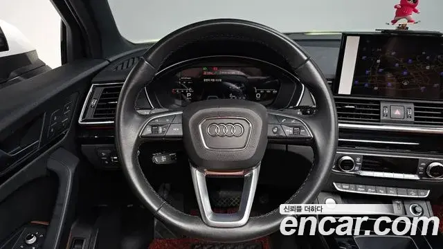 Audi Q5 2021 — ფოტო 17/20