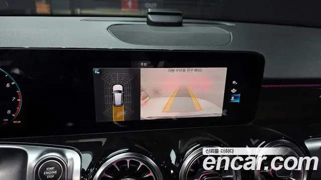 Mercedes-Benz GLB-Class 2022 — ფოტო 19/20