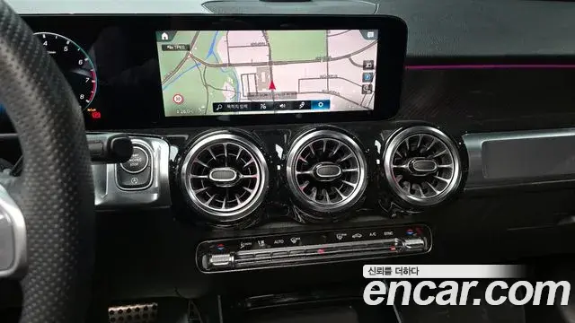 Mercedes-Benz GLB-Class 2022 — ფოტო 18/20
