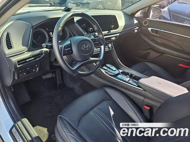 Hyundai Sonata Hybrid 2023 — Photo 13/20
