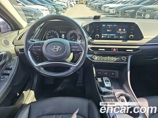 Hyundai Sonata Hybrid 2023 — Photo 2/20