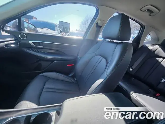 Hyundai Sonata Hybrid 2023 — Photo 4/20