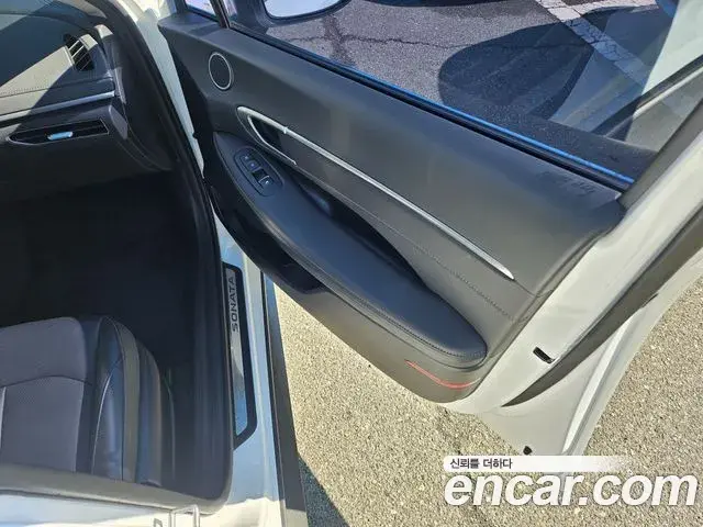 Hyundai Sonata Hybrid 2023 — Photo 7/20
