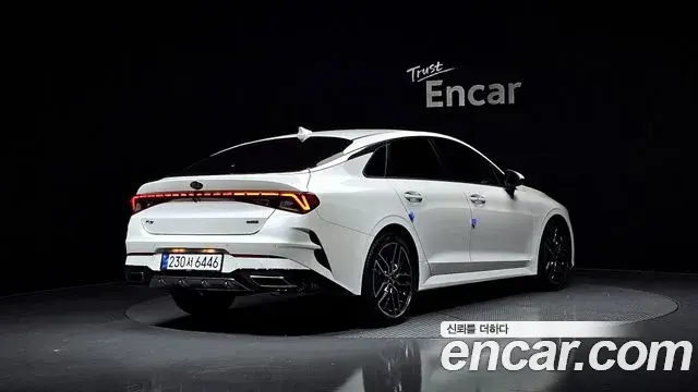 Kia K5 2021 — Şəkil 17/20