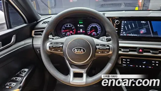 Kia K5 2021 — Şəkil 9/20