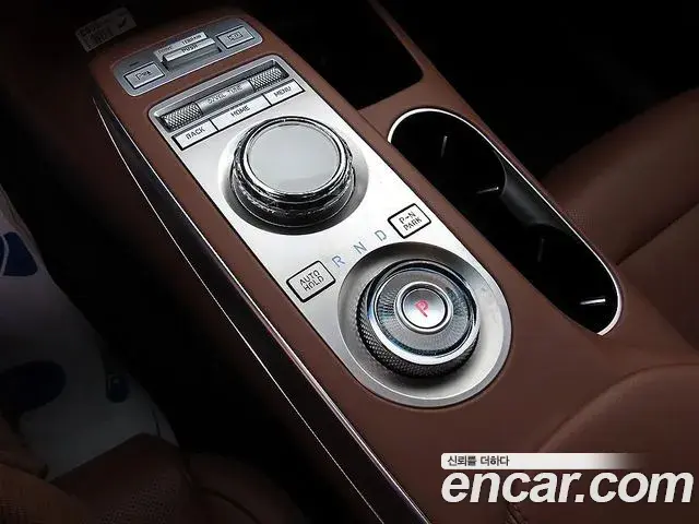 Genesis GV70 2022 — Şəkil 17/20