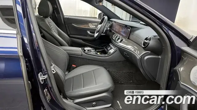 Mercedes-Benz E-Class 2019 — ფოტო 10/20