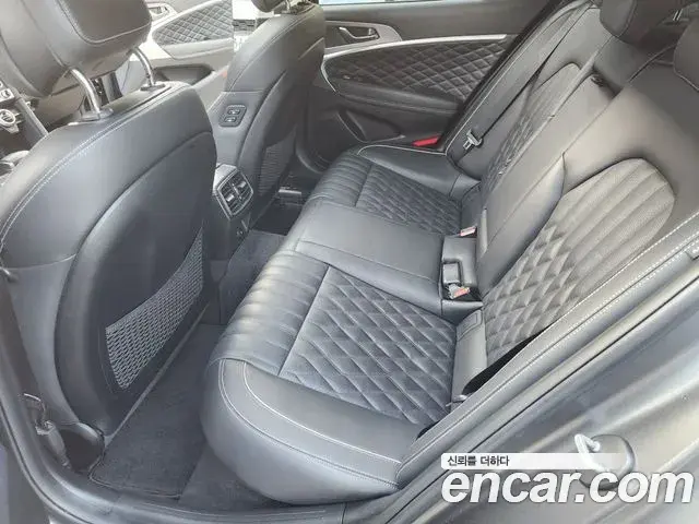 Genesis G70 2020 — ფოტო 15/20