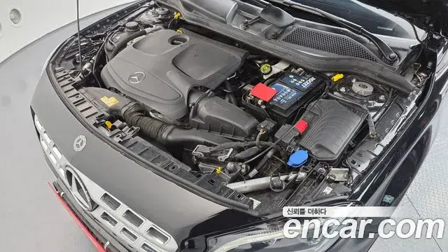 Mercedes-Benz GLA-Class 2018 — ფოტო 8/20