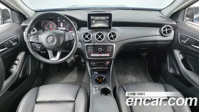 Mercedes-Benz GLA-Class 2018 — ფოტო 1/20