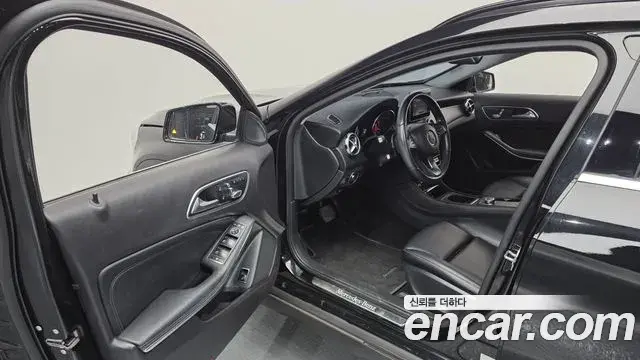 Mercedes-Benz GLA-Class 2018 — ფოტო 17/20