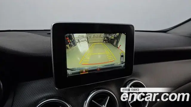 Mercedes-Benz GLA-Class 2018 — ფოტო 2/20
