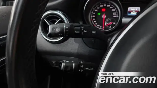 Mercedes-Benz GLA-Class 2018 — ფოტო 3/20
