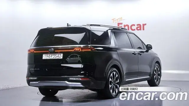 Kia Carnival 2021 — Photo 2/20