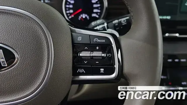 Kia Carnival 2021 — Photo 19/20