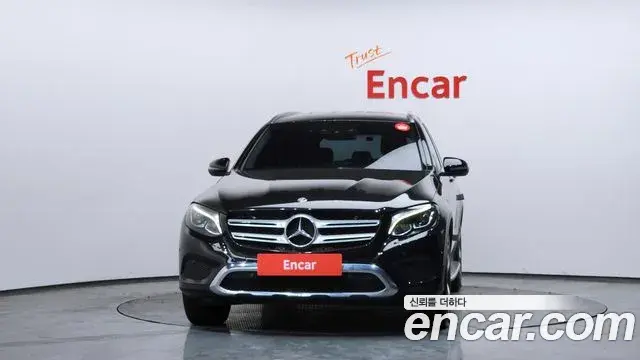 Mercedes-Benz GLC-Class 2019 — Şəkil 9/20