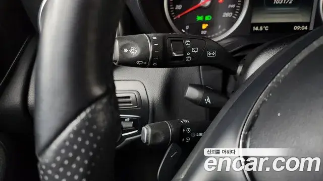 Mercedes-Benz GLC-Class 2019 — Şəkil 10/20