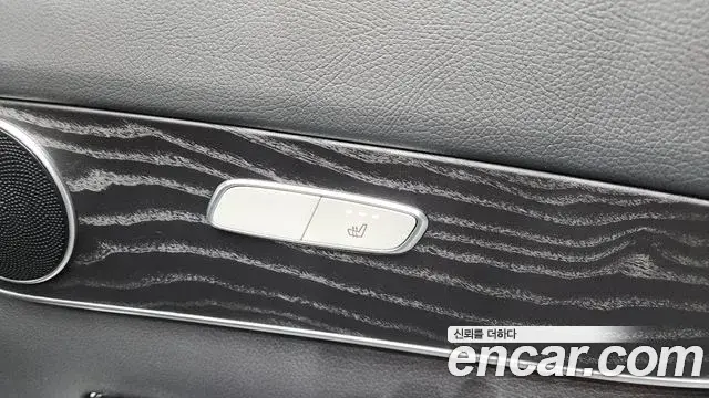 Mercedes-Benz GLC-Class 2019 — Şəkil 7/20