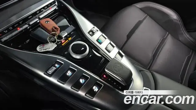 Mercedes-Benz AMG GT 2020 — Фото 9/20