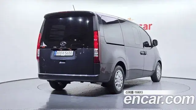 Hyundai Staria 2023 — ფოტო 14/20