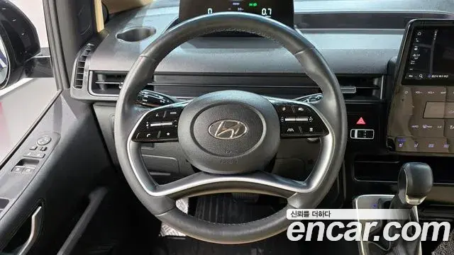 Hyundai Staria 2023 — ფოტო 12/20