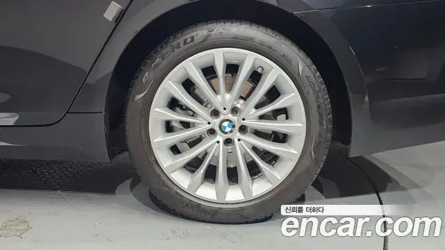 BMW 5 Series 2021 — ფოტო 11/20