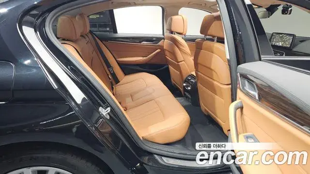 BMW 5 Series 2021 — ფოტო 18/20
