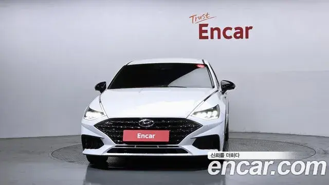 Hyundai Sonata Hybrid 2021 — Şəkil 16/20