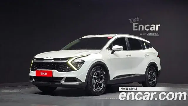 Kia Sportage 2022 — ფოტო 17/20