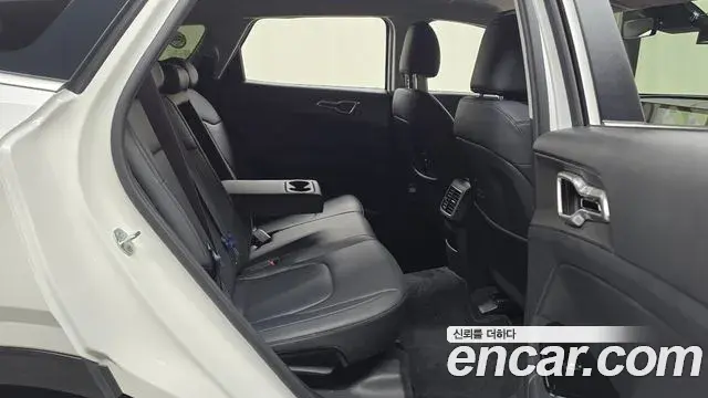 Kia Sportage 2022 — ფოტო 13/20