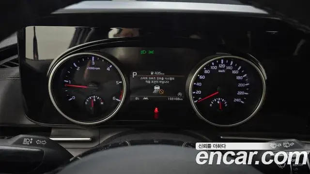 Kia Carnival 2022 — Фото 8/20