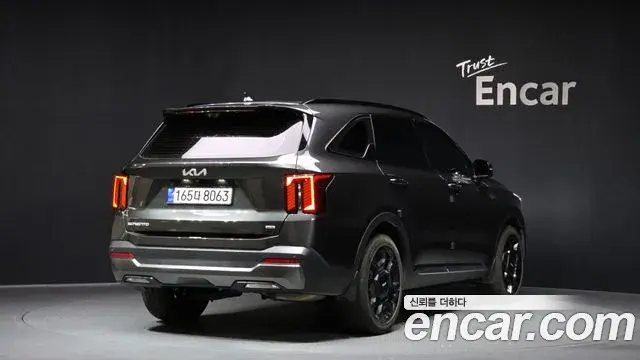 Kia Sorento 2023 — Фото 2/20