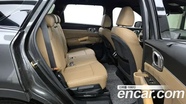 Kia Sorento 2023 — Фото 12/20