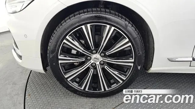 Volvo S90 2024 — Photo 16/20