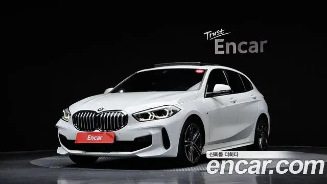 BMW 1 Series 2023 — Photo 10/20