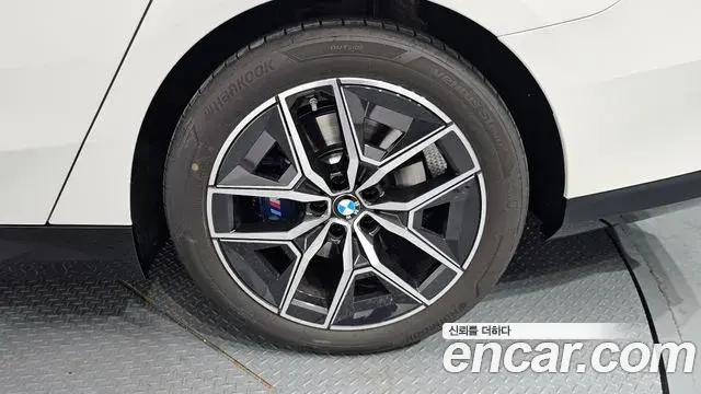 BMW 5 Series 2025 — Photo 19/20