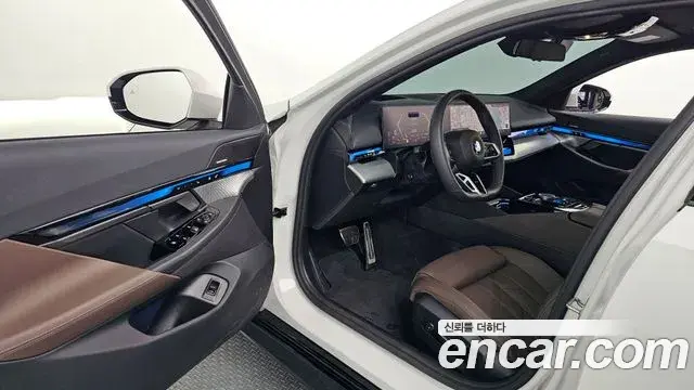 BMW 5 Series 2025 — Photo 10/20