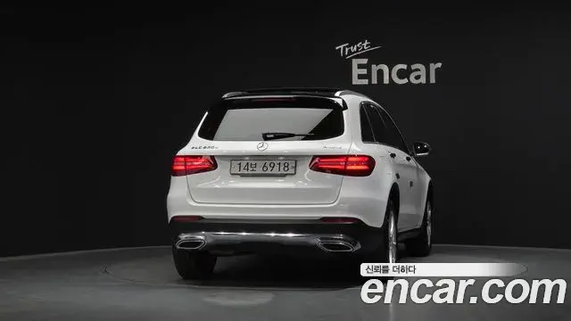 Mercedes-Benz GLC-Class 2018 — Şəkil 2/20