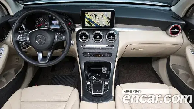 Mercedes-Benz GLC-Class 2018 — Şəkil 13/20