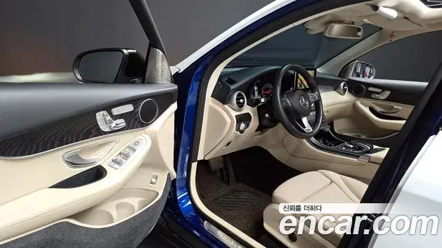 Mercedes-Benz GLC-Class 2018 — Şəkil 17/20