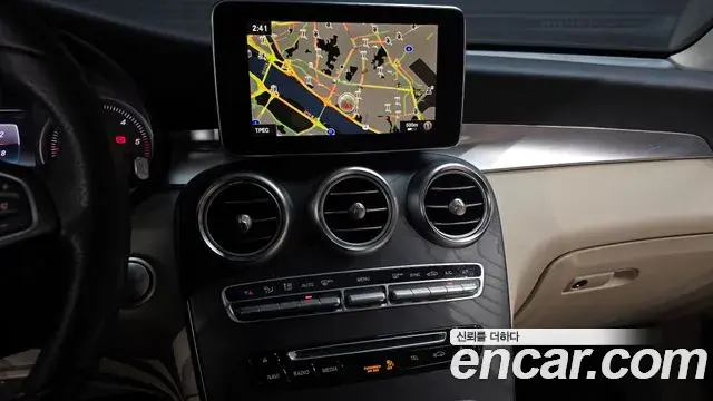 Mercedes-Benz GLC-Class 2018 — Şəkil 11/20