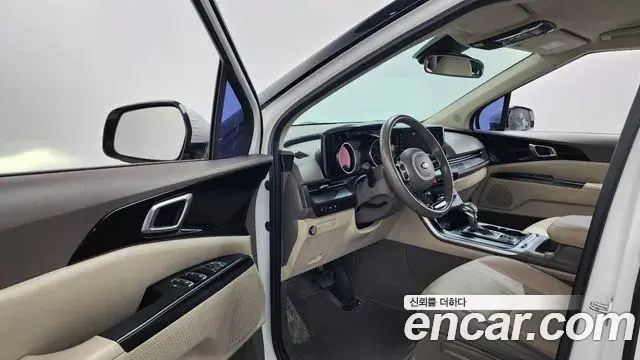 Kia Carnival 2021 — Photo 17/20