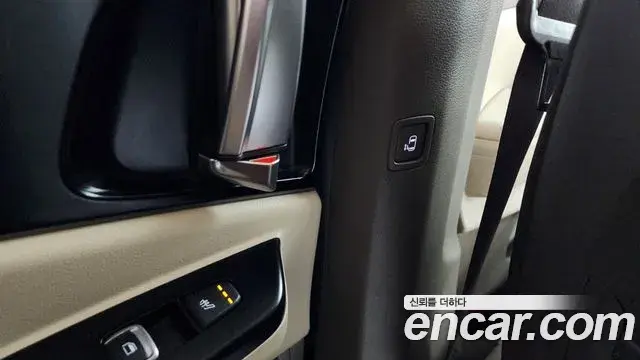 Kia Carnival 2021 — Photo 9/20