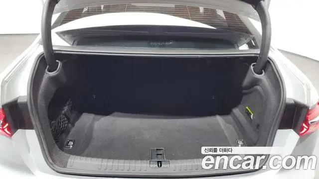 Audi A6 2022 — ფოტო 15/20