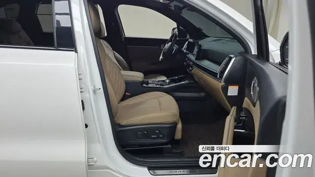 Kia Sorento 2023 — ფოტო 8/20