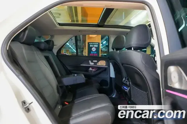 Mercedes-Benz GLE-Class 2025 — Photo 1/20