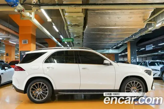 Mercedes-Benz GLE-Class 2025 — Photo 8/20
